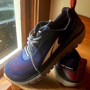 Men's ALTRA Provision 5 running shoes, US size 8.5 (Men's)